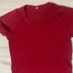 Lululemon workout shirt